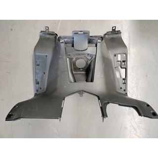 Contraescudo superior / salvapiernas Kymco Superdink 125 (OCASION) - Imagen 1