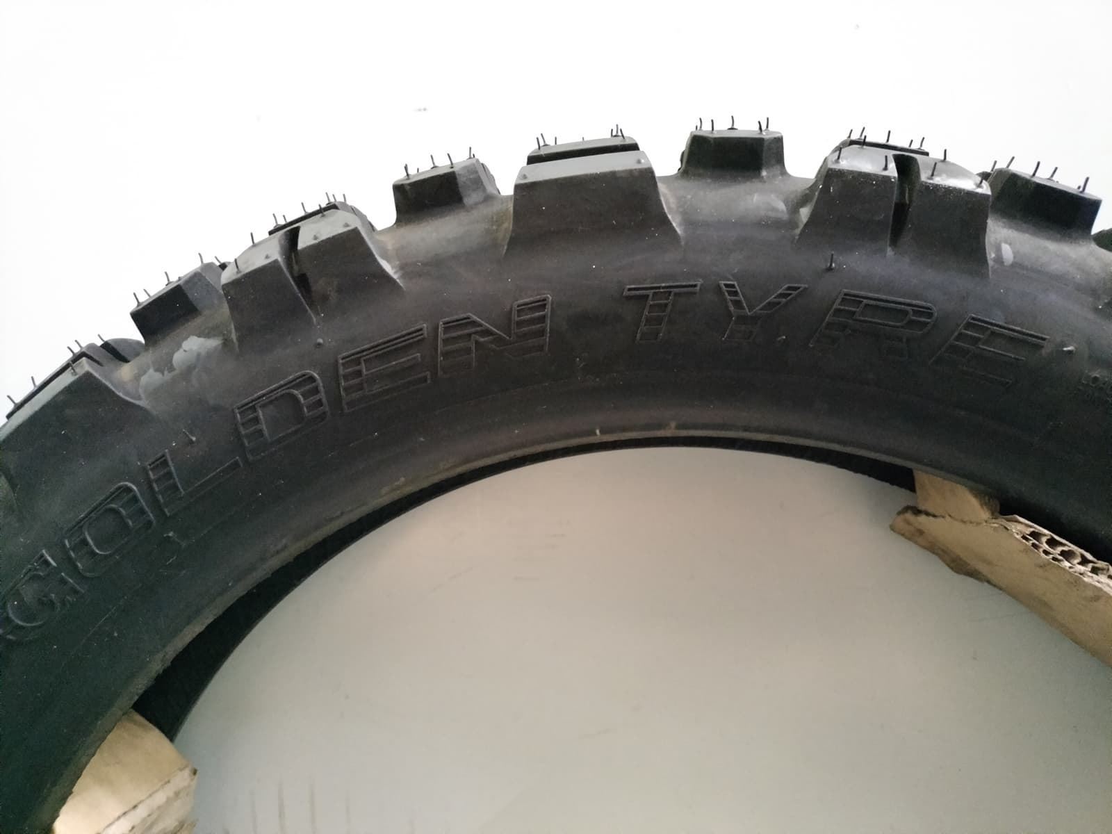 Neumático Golden Tyre GT200 120/90-17 64S - Imagen 1