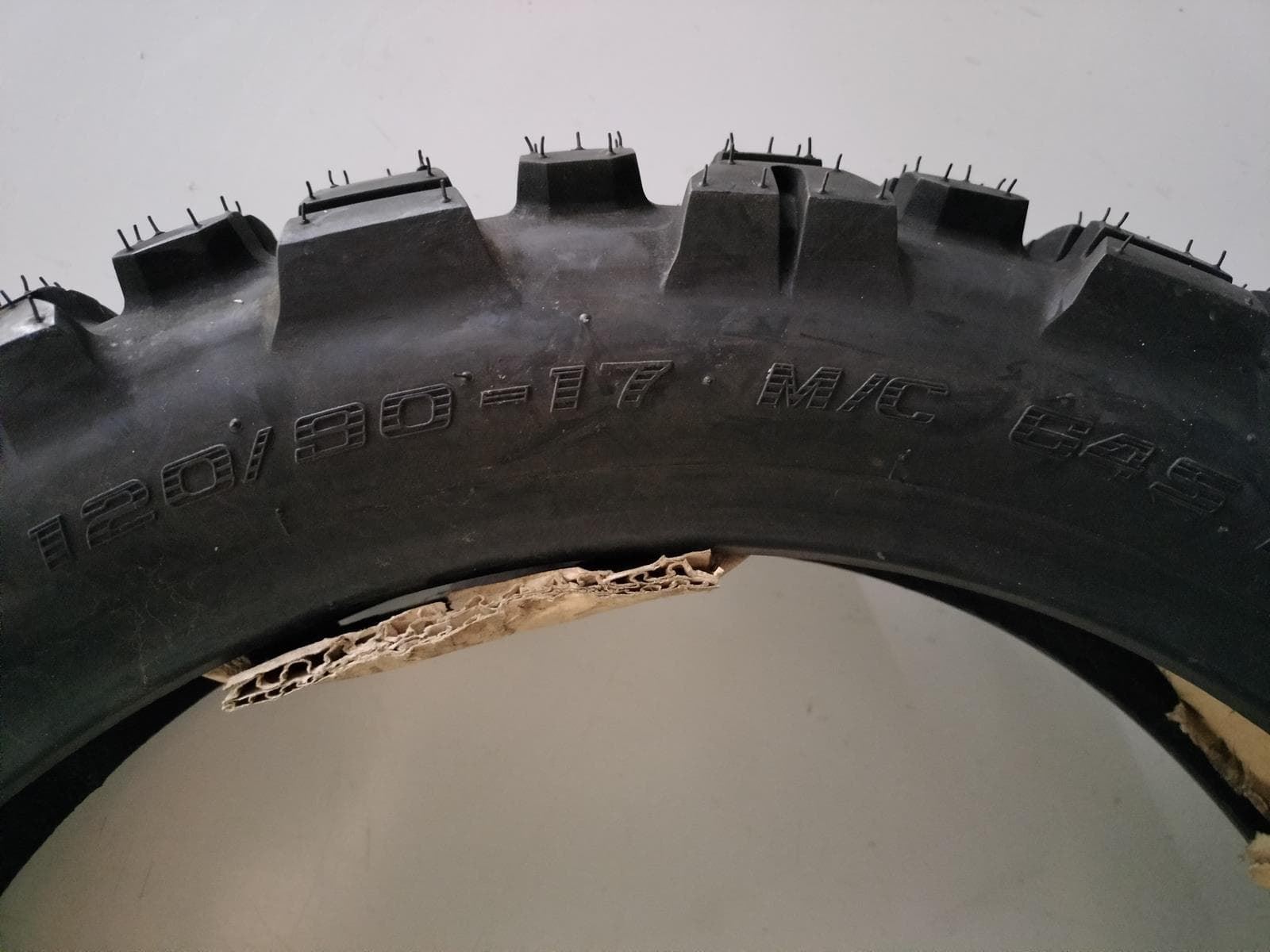 Neumático Golden Tyre GT200 120/90-17 64S - Imagen 4