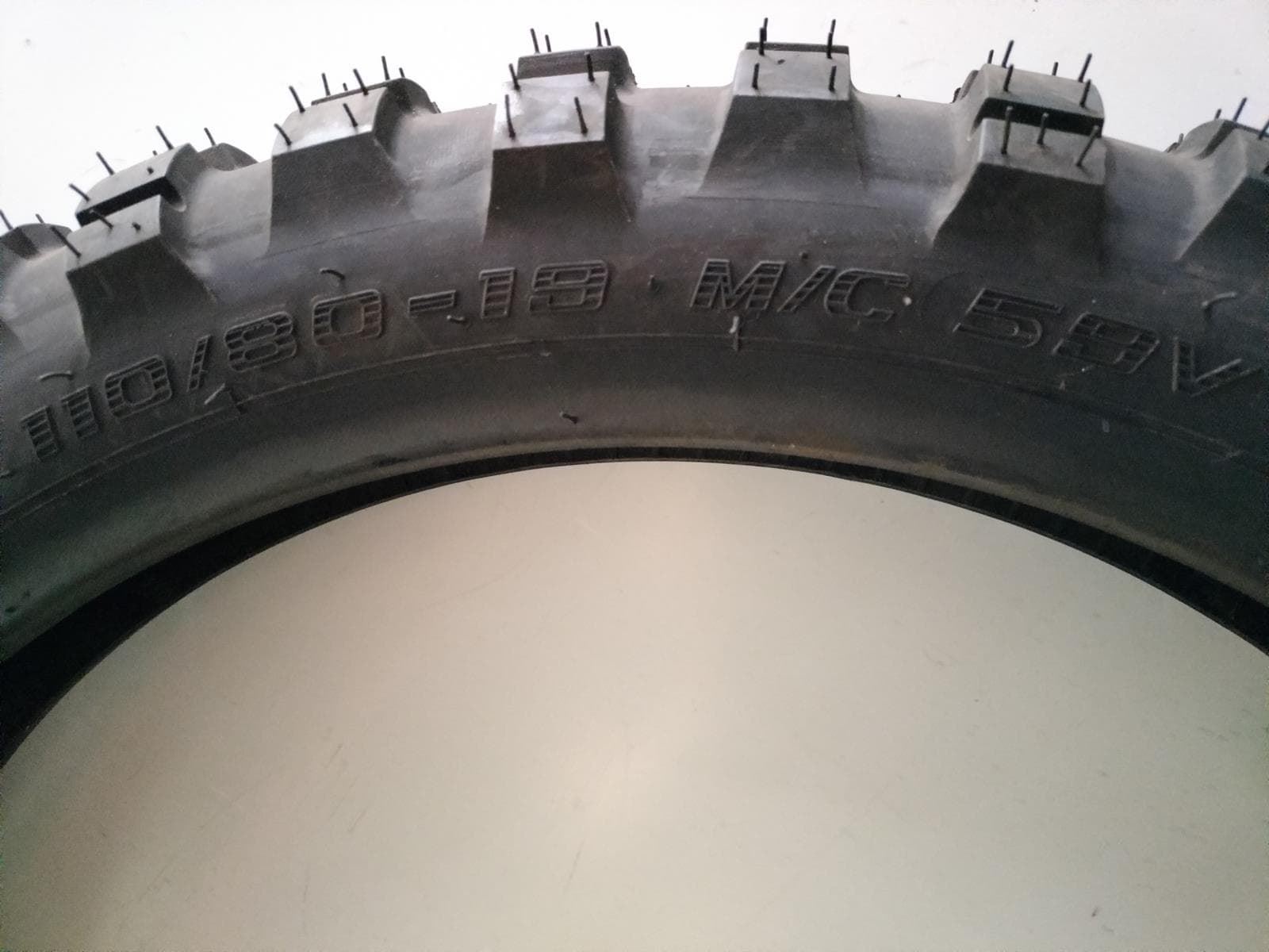 Neumático Golden Tyre GT205 110/80-19 59V - Imagen 4