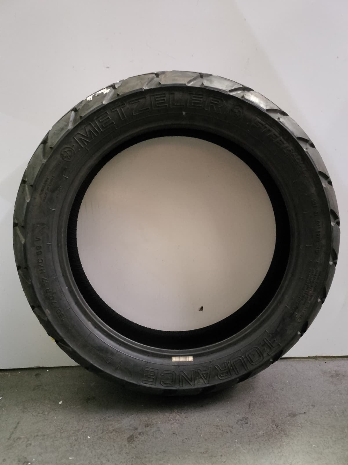 Neumático Metzeler Tourance 150/70 R17 69V - Imagen 1