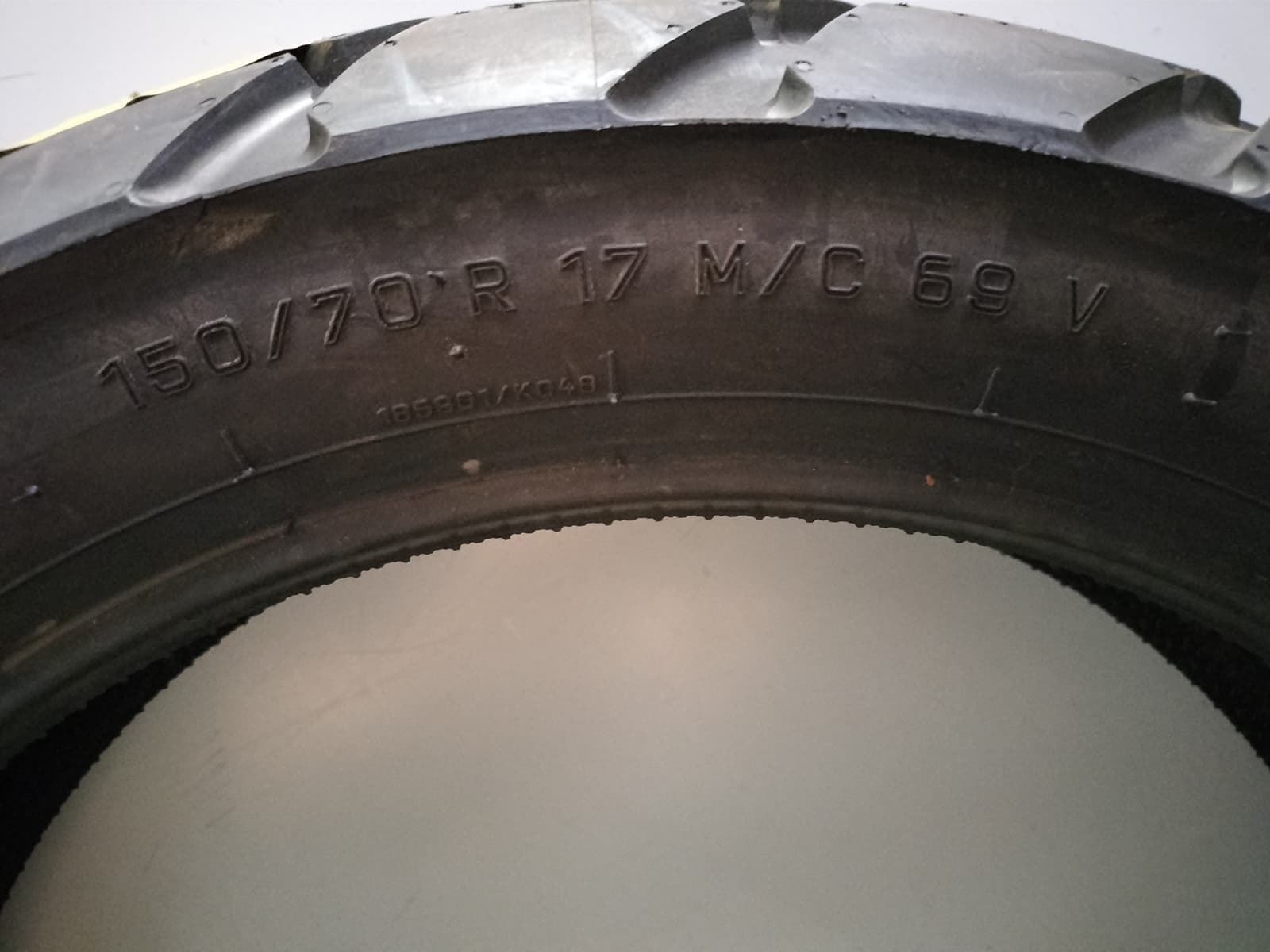 Neumático Metzeler Tourance 150/70 R17 69V - Imagen 4