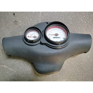 Tapa cubre cuenta kms., cuadro cuenta kms. e indicador de combustible Beta ARK (Ocasión) - Imagen 1